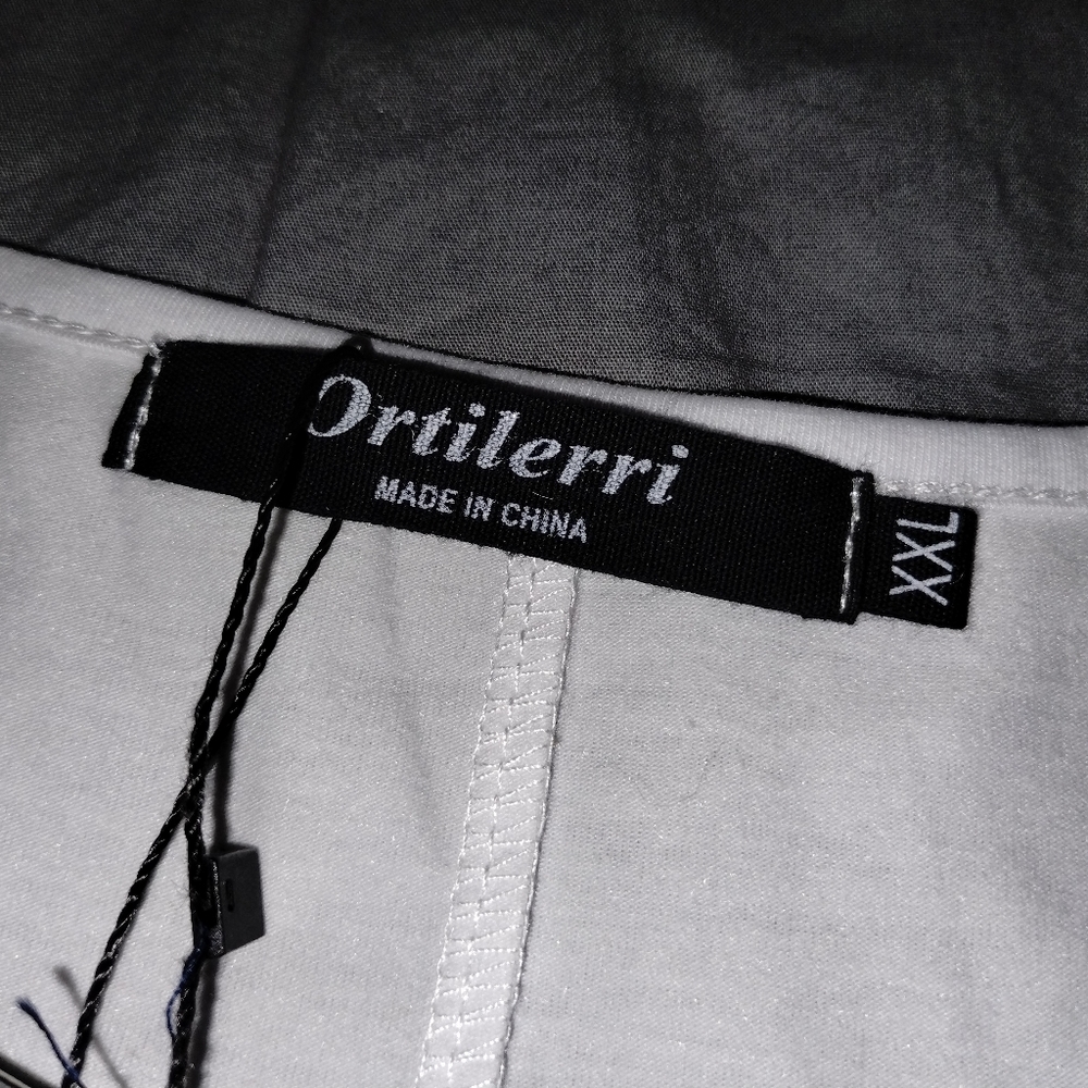 Ortilerri Women's Oversized White Short Sleeve Shirt - Picture 4 of 7